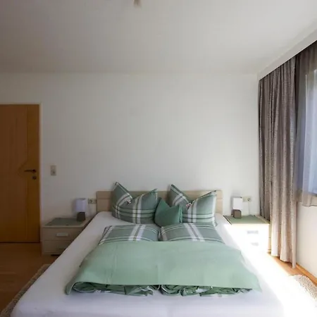 In With A Terrace 아파트 플메스
